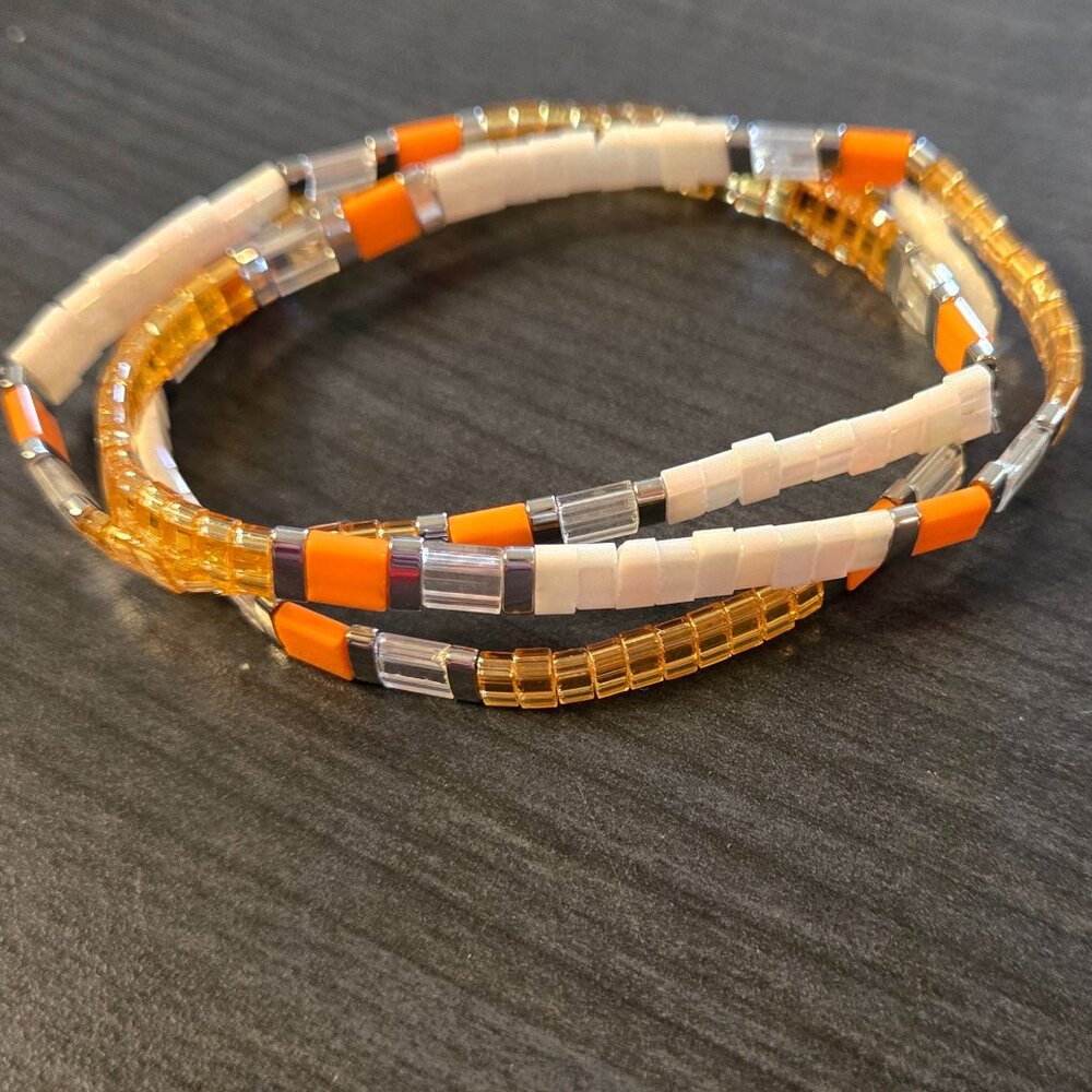 Colorful Beaded Chicklet Bracelet Tila beads / Bracelet perles de Tila élastique